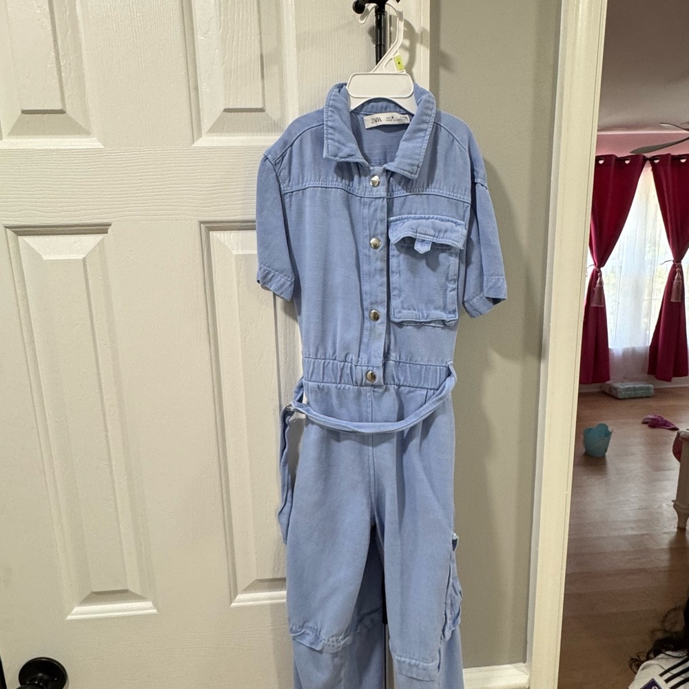 Zara Long Flowy Jumpsuit for girl. Size 6